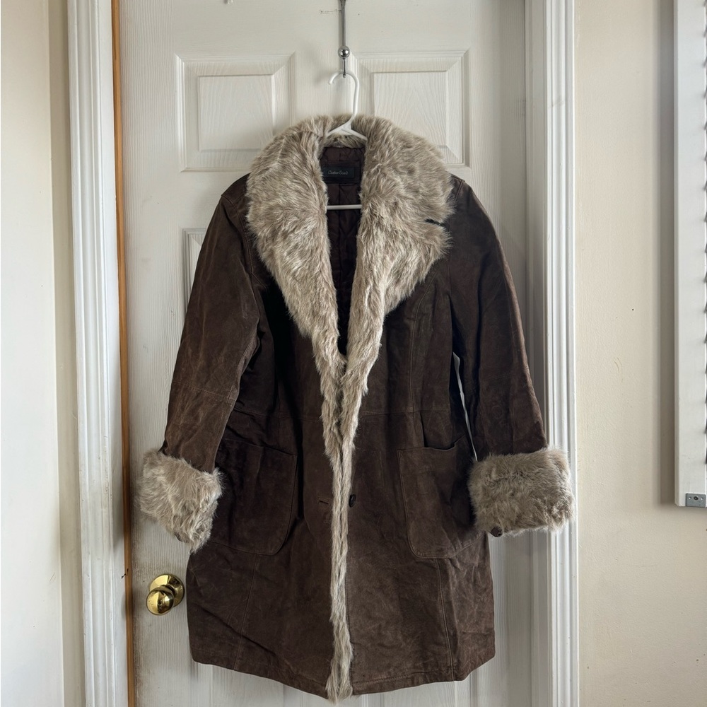 Vintage-Inspired Brown Suede Teddy Coat with Faux Fur Trim